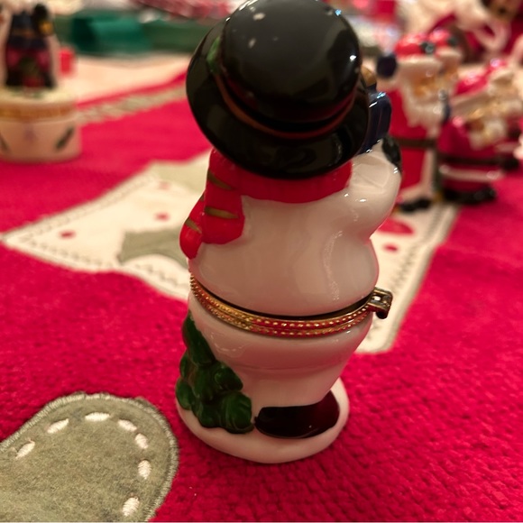 Christmas Porcelain Trinket Boxes - Picture 7 of 15